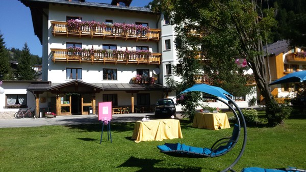 Foto Außenansicht Hotel Edelweiss