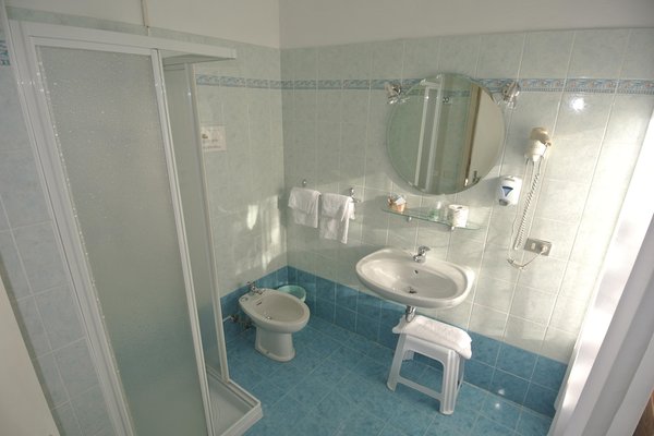 Foto del bagno Hotel Edelweiss