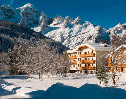 Foto esterno Hotel Edelweiss