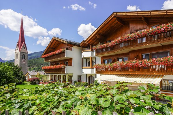 Foto esterno in estate Waldheim