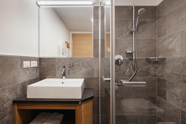 Photo of the bathroom Apartments Roda de Ciar
