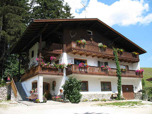 Foto esterno Camere + Appartamenti Scoiattolo