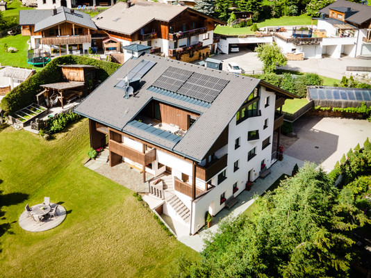 Foto Außenansicht Ferienwohnungen Ciasa Laói