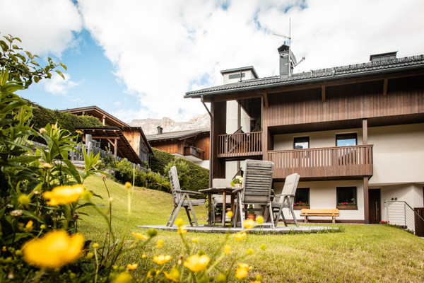 Foto Außenansicht Ferienwohnungen Ciasa Laói