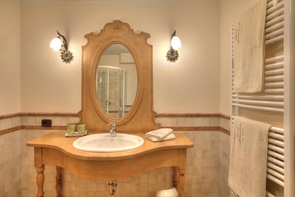 Photo of the bathroom Apartments Ciasa Milandura