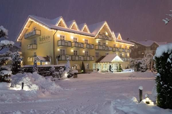 Foto invernale di presentazione Hotel AlpHoliday Dolomiti