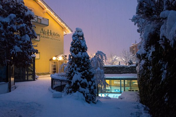 Foto esterno in inverno AlpHoliday Dolomiti