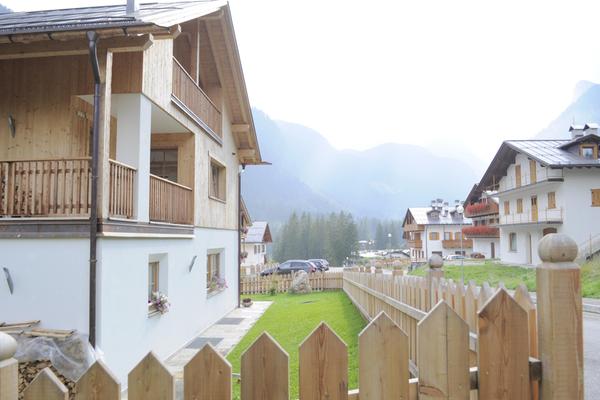Photo exteriors in summer Romantik House La Perla