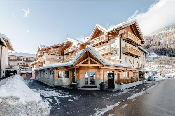 Foto invernale di presentazione Albergo Dimaro