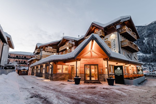 Foto Außenansicht Albergo Dimaro