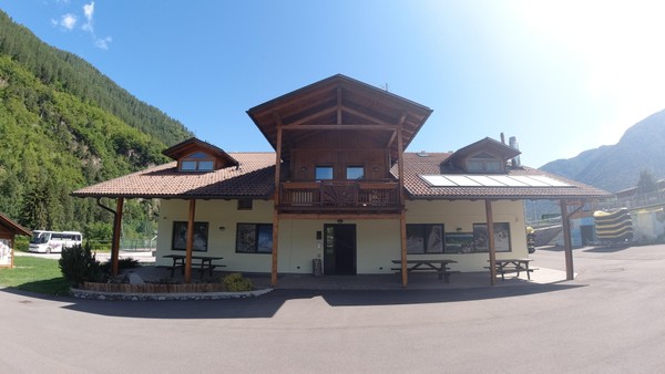 Foto esterno Camere + Appartamenti Dolomiti