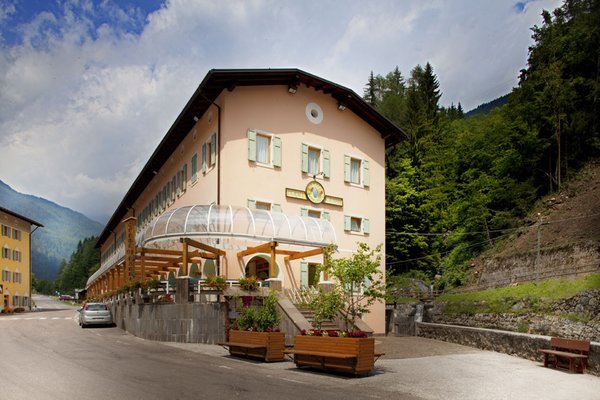 Foto esterno in estate Grand Hotel Rabbi