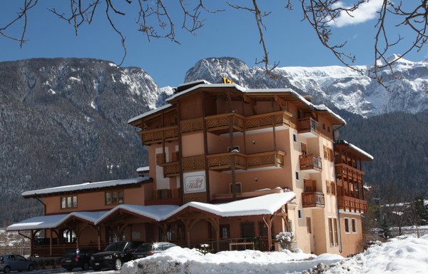 Foto Außenansicht Hotel Job