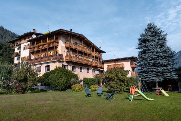 Foto esterno Hotel Job