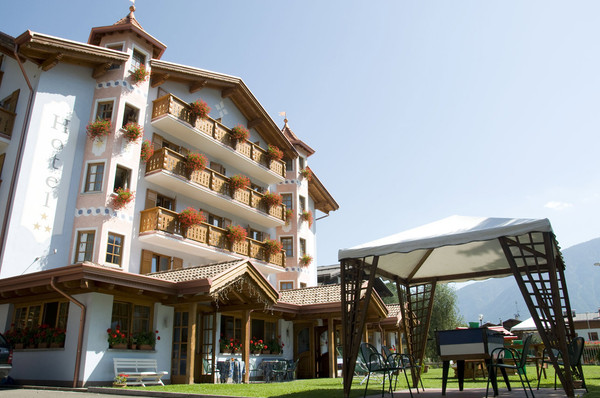 Foto esterno Hotel Sasso Rosso