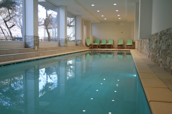 La piscina Hotel Almazzago
