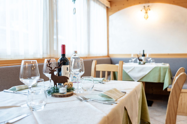 Il ristorante Almazzago (Commezzadura - Daolasa) Genzianella