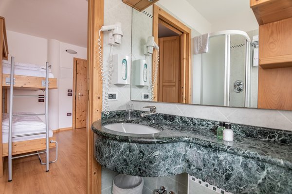 Foto del bagno Hotel Genzianella