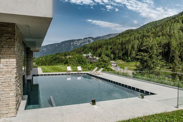 Foto della piscina all'aperto
