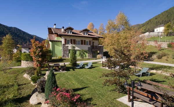 Foto Außenansicht Ferienwohnungen Villa Verde