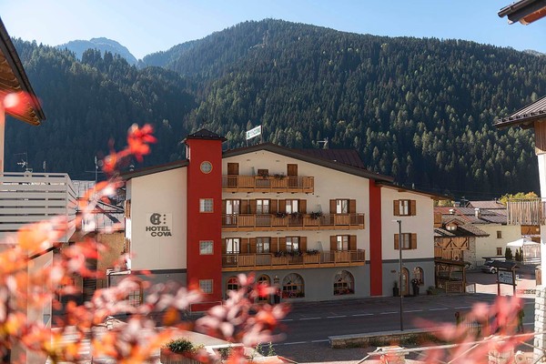 Photo exteriors Hotel Cova