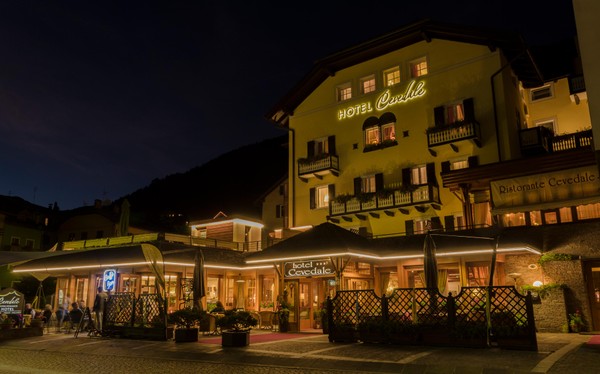 Foto esterno Hotel Cevedale
