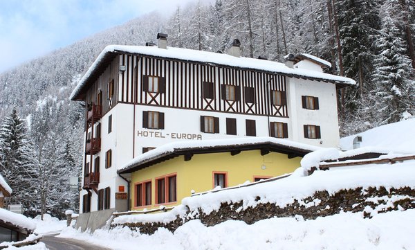 Foto esterno in inverno Europa