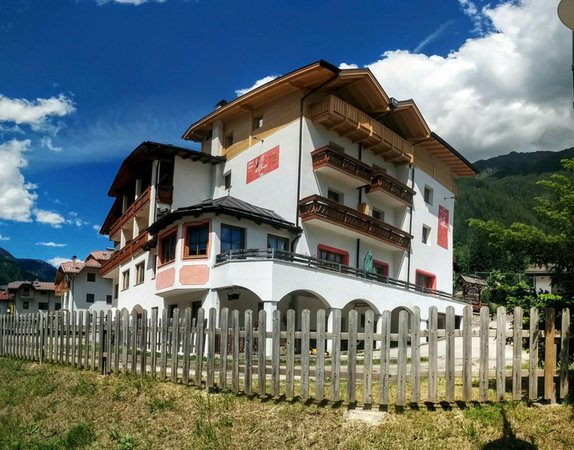 Foto esterno in estate Sport Hotel Stella Alpina
