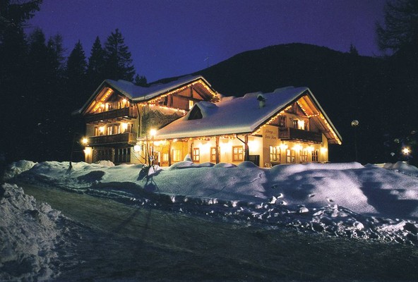 Photo exteriors Hotel Baita Velon