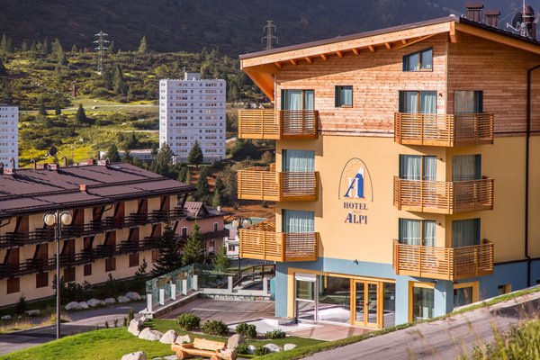 Foto esterno in estate Delle Alpi