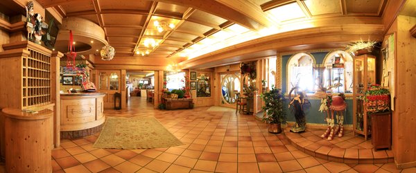 La hall