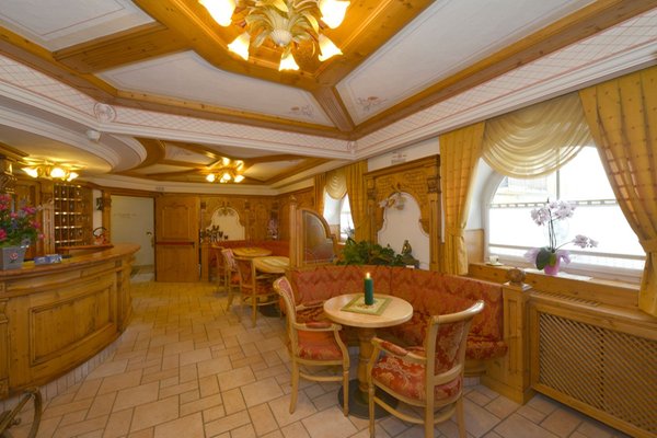 La hall
