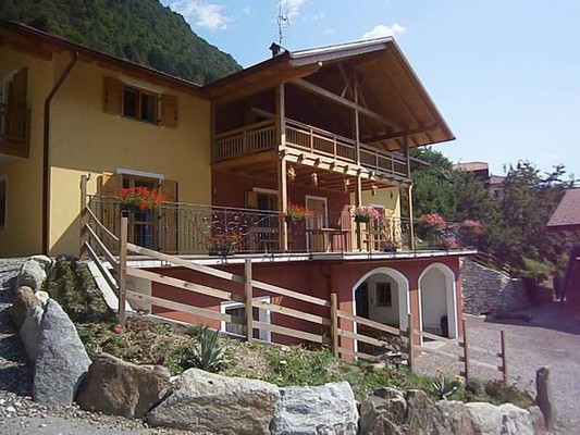 Photo exteriors Farmhouse B&B + Apartments Sottoilmelo