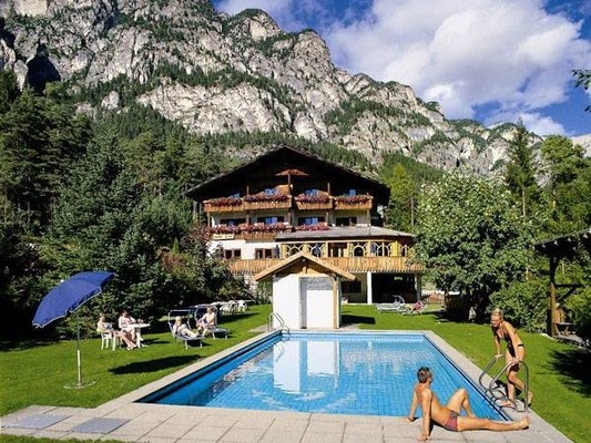 Foto esterno Berghotel Piné