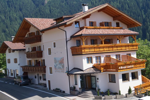 Foto esterno Albergo Laurin