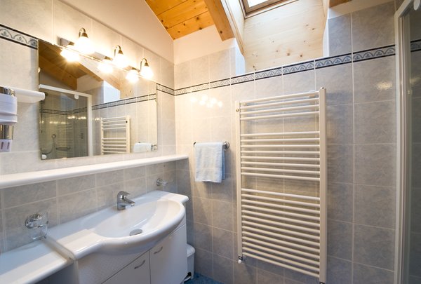 Foto del bagno Appartamenti in agriturismo Koflerhof