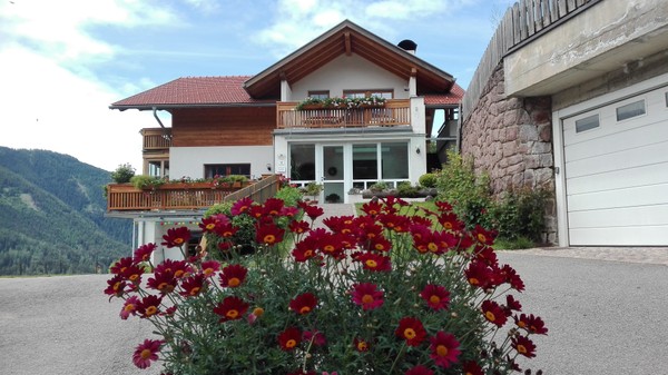 Photo exteriors Apartments Trompedeller
