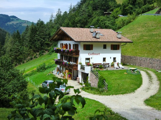 Photo exteriors Farmhouse apartments Goflmort