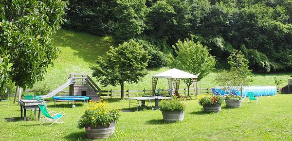 Foto del giardino Tires