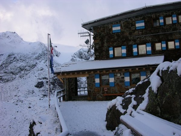 Winter presentation photo Mountain hut Cevedale "Guido Larcher"