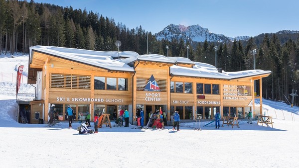 Photo exteriors Italian ski and snowboard school Marilleva
