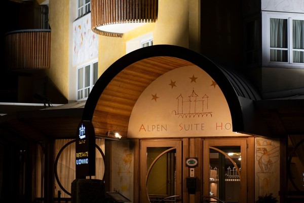 Foto esterno Alpen Suite Hotel