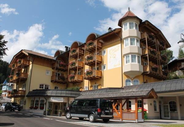 Foto esterno in estate Chalet All'Imperatore