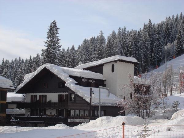 Foto esterno in inverno Europa