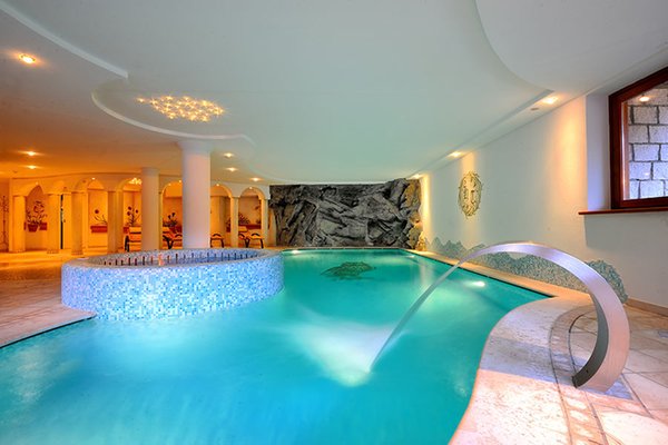 Swimming pool Hotel Touring