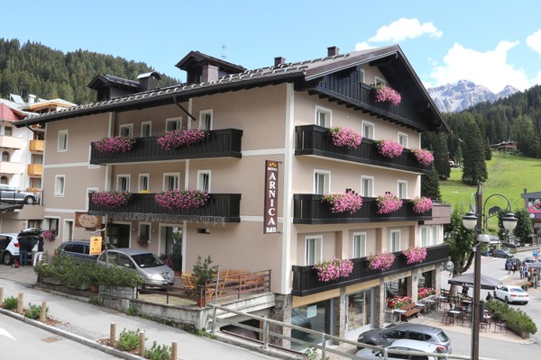 Foto esterno Garni-Hotel Arnica