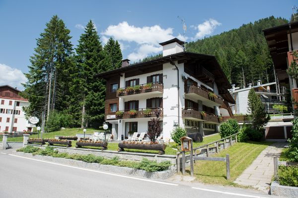 Photo exteriors in summer Bucaneve