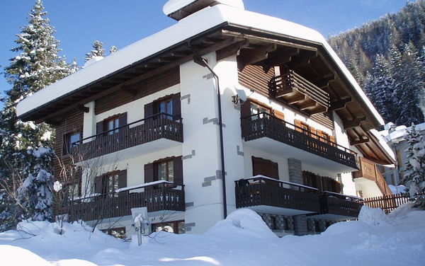 Photo exteriors in winter Bucaneve