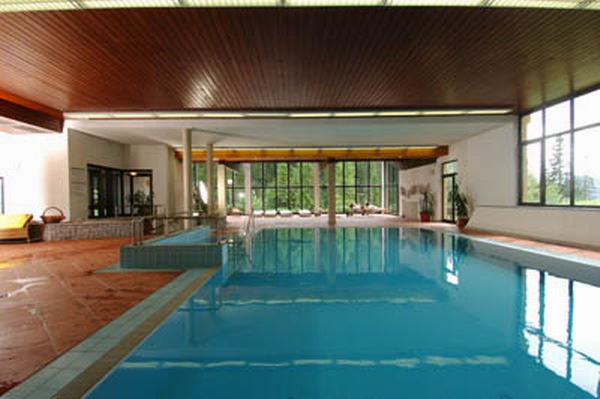 La piscina Hotel + Residence Ambiez