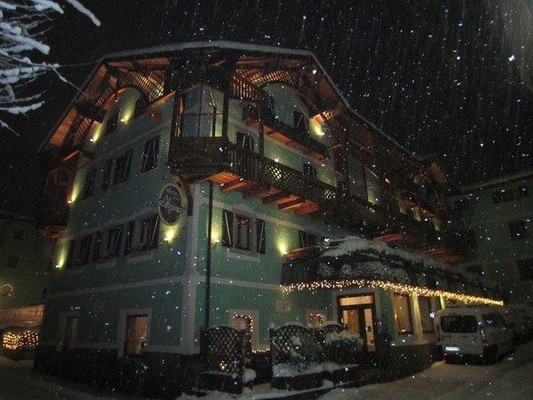 Photo exteriors Hotel Alpina